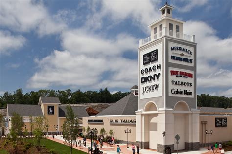 premium outlet merrimack nh.